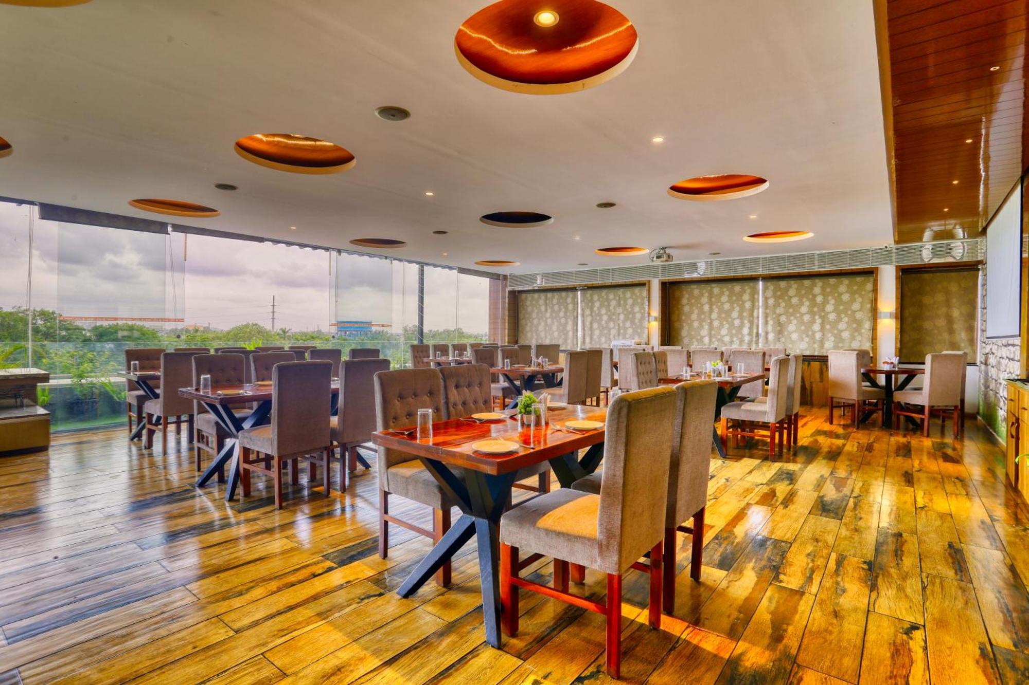 The Ashoka Hotel Індаур Екстер'єр фото
