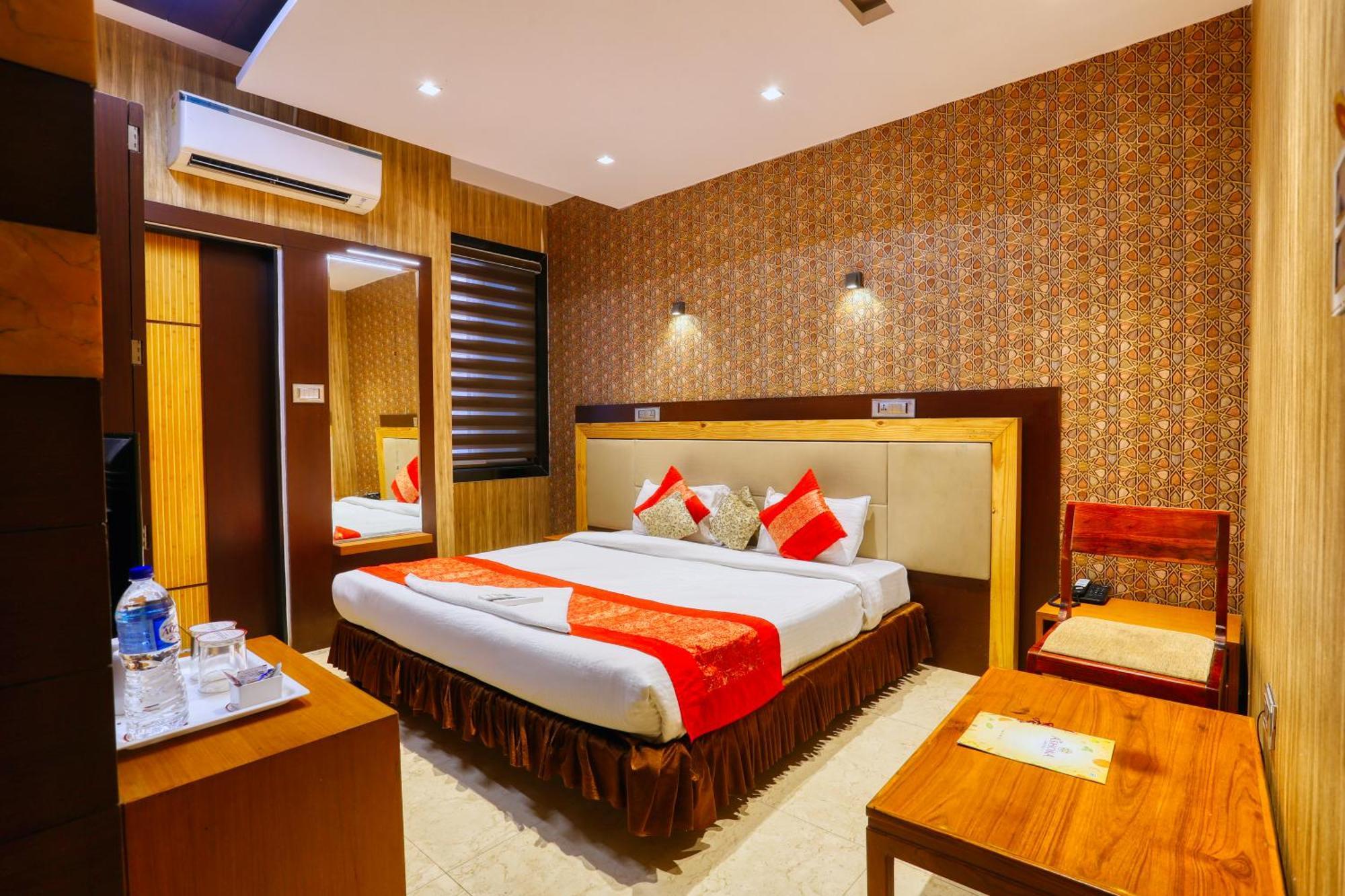 The Ashoka Hotel Індаур Екстер'єр фото