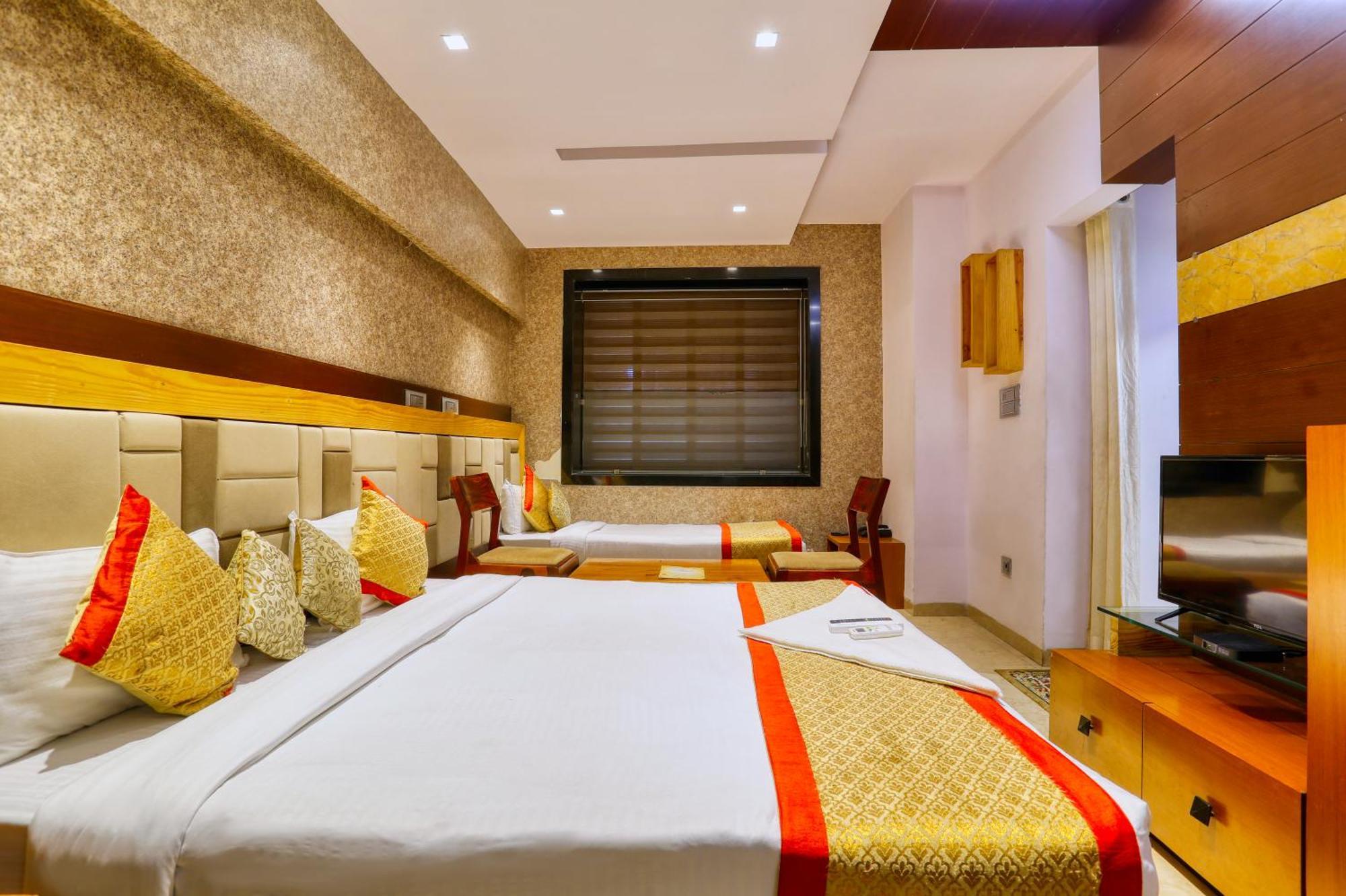 The Ashoka Hotel Індаур Екстер'єр фото